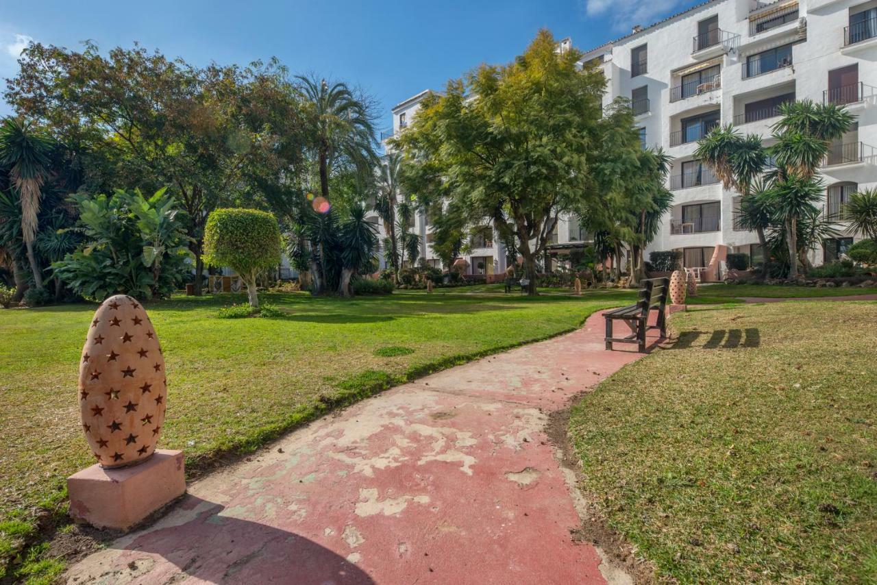 Jardines Del Puerto Apartment Marbella Exterior photo